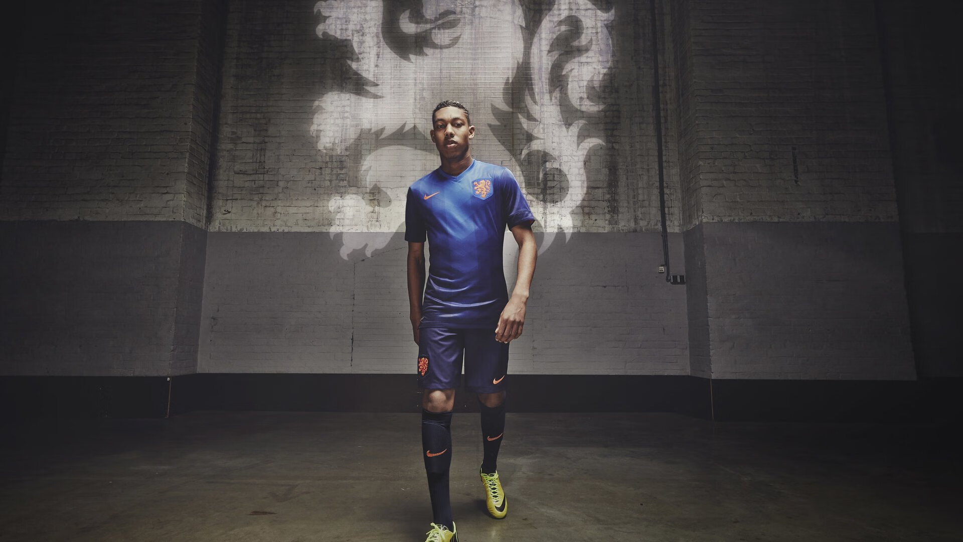 体育新闻中心深化体育赛事多语言转播技术,体育赛事转播涉及哪些知识产权